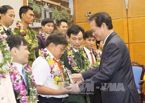 Công bố 10 gương mặt trẻ Việt Nam tiêu biểu 2014 ảnh 1