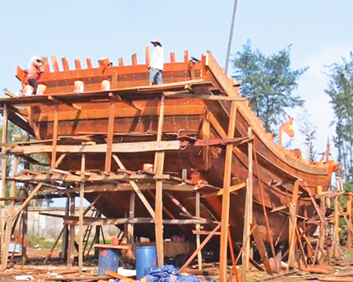 Bám khơi xa từ ngày đầu năm ảnh 1