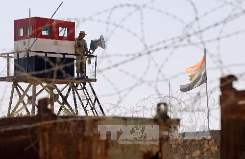 Israel nới lỏng lệnh cấm nhập khẩu hàng hóa từ Dải Gaza ảnh 1