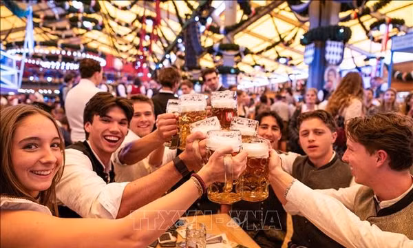 Lễ hội bia Oktoberfest 2026: Lo ngại nguy cơ ‘vỡ trận’