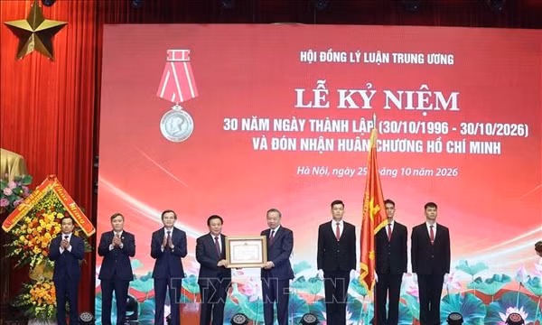 Tổng Bí thư, Chủ tịch nước dự Lễ kỷ niệm 30 năm Ngày thành lập Hội đồng Lý luận Trung ương