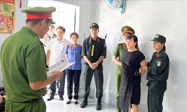Khởi tố đối tượng xâm phạm lợi ích của Nhà nước, tổ chức, cá nhân