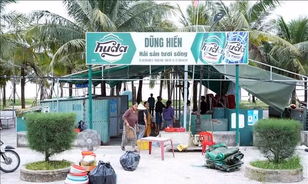 Đồng thuận tháo dỡ ki-ốt, trả lại không gian bãi biển Nhật Lệ