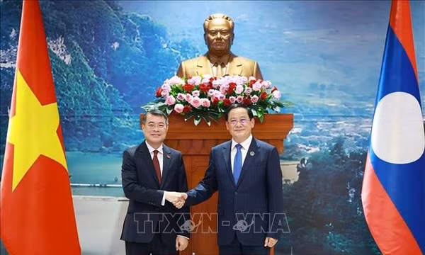 Thủ tướng Lê Minh Hưng hội kiến Chủ tịch Quốc hội Lào