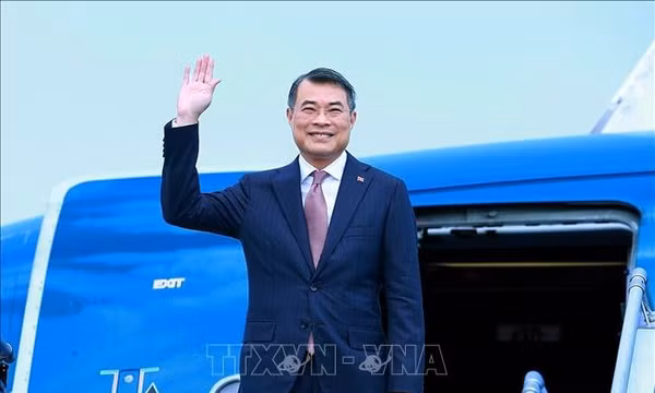 Thủ tướng Lê Minh Hưng lên đường thăm chính thức Lào và Campuchia