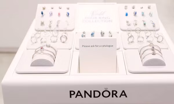Pandora ngừng sử dụng vàng bạc mới khai thác