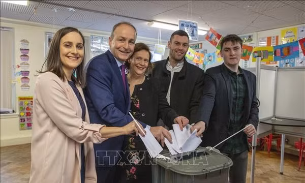 Các đảng đạt thỏa thuận thành lập chính phủ liên minh mới tại Ireland