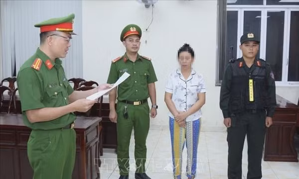 Khởi tố hai bị can trong vụ hơn 2.300 con lợn nhiễm Salbutamol