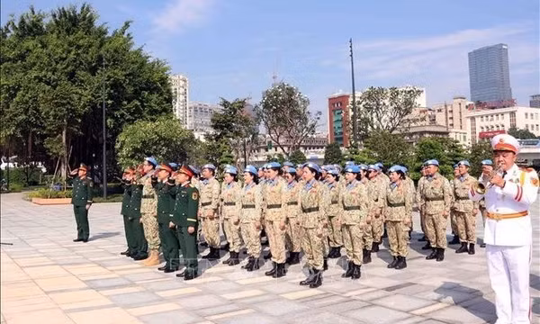Lực lượng gìn giữ hòa bình Việt Nam báo công dâng Bác