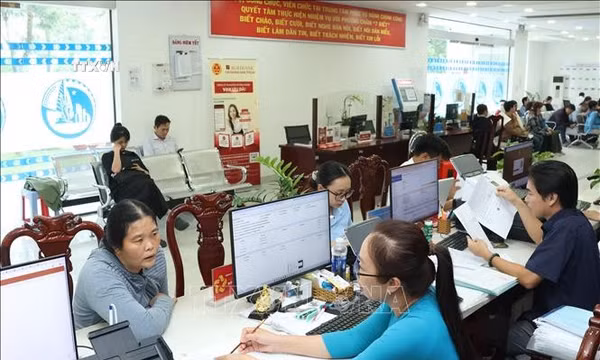 Hội nghị Trung ương 4: Tự đổi mới để phục vụ nhân dân tốt hơn