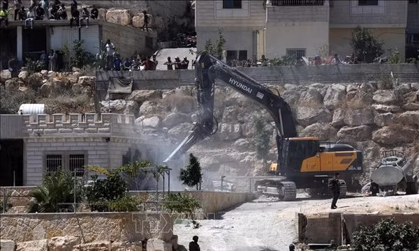 Quân đội Israel phá dỡ nhiều công trình tại Bờ Tây