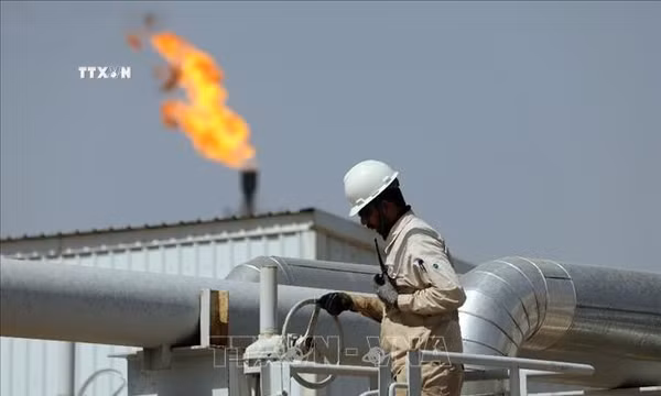 Sản lượng dầu của OPEC tăng mạnh nhờ lực đẩy từ Libya và Iran
