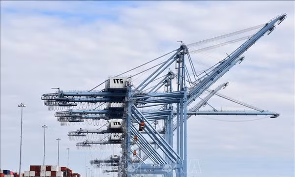 IMF: Kinh tế thế giới đối mặt hàng loạt rủi ro từ AI, giá dầu và nợ công