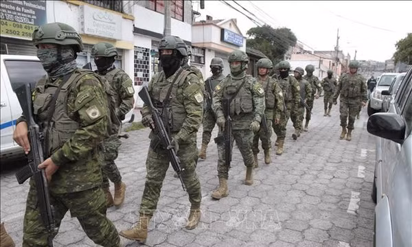 Ecuador tuyên bố trục xuất tù nhân người nước ngoài 