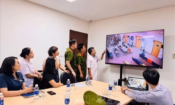 Bắt khẩn cấp người phát livestream gây rối tại bệnh viện