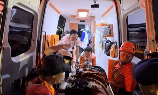 Indonesia: Phát hiện 3 thi thể vụ lật tàu khách Virgo Transport 8