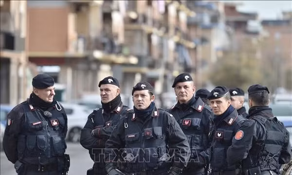 Hơn 100 trường học ở Italy bị đe dọa đánh bom