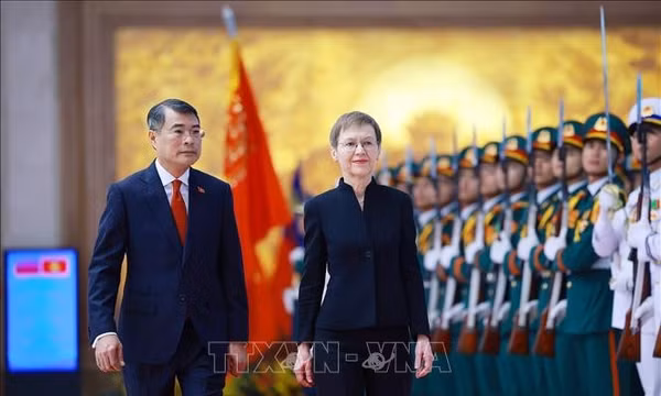 Thủ tướng Lê Minh Hưng chủ trì lễ đón chính thức Thủ tướng Liechtenstein