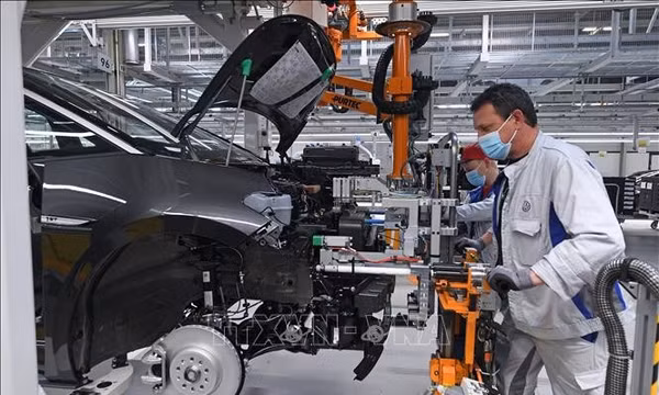 Tập đoàn ô tô Volkswagen bán nhà máy ở Tân Cương