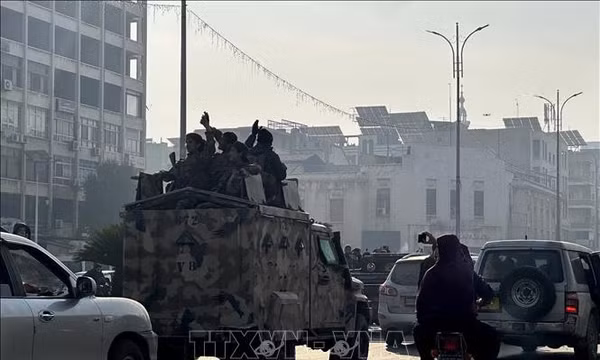 Quân đội Syria rút khỏi Homs, phiến quân áp sát Damascus