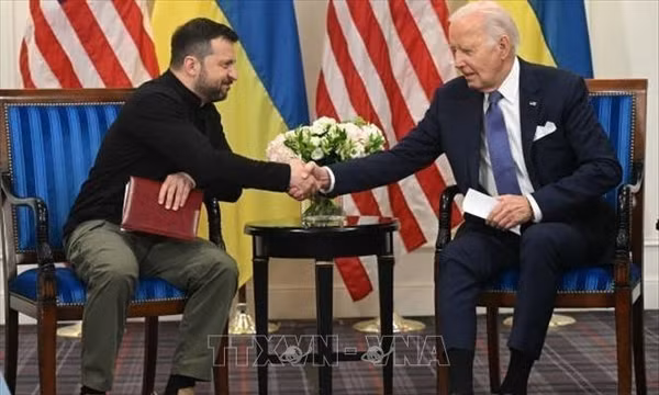 Kế hoạch hai mũi nhọn của Tổng thống Biden nhằm bảo vệ Ukraine khi hết nhiệm kỳ
