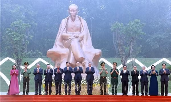 Tổng Bí thư, Chủ tịch nước Tô Lâm dự Lễ kỷ niệm Ngày Bác Hồ về thăm Đền Hùng