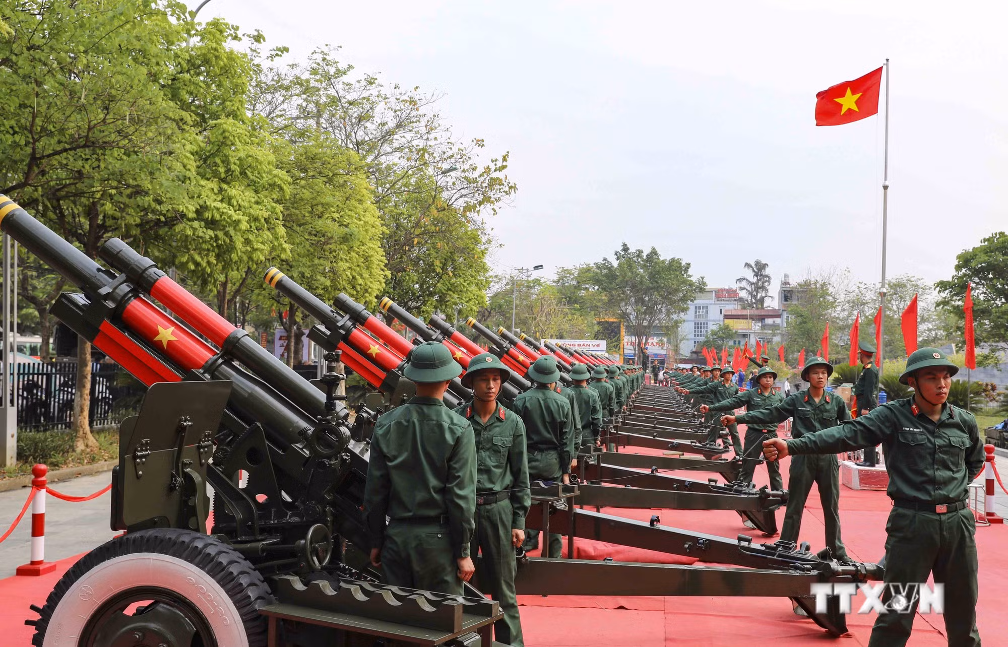 Dàn pháo lễ kỷ niệm 70 năm Chiến thắng Điện Biên Phủ