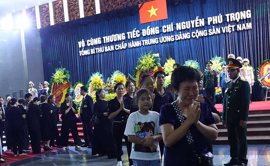 Người dân tiễn biệt Tổng Bí thư Nguyễn Phú Trọng