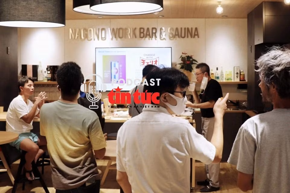 Góc lạ thế giới: Độc đáo phòng xông hơi kèm nơi làm việc tại Nhật Bản