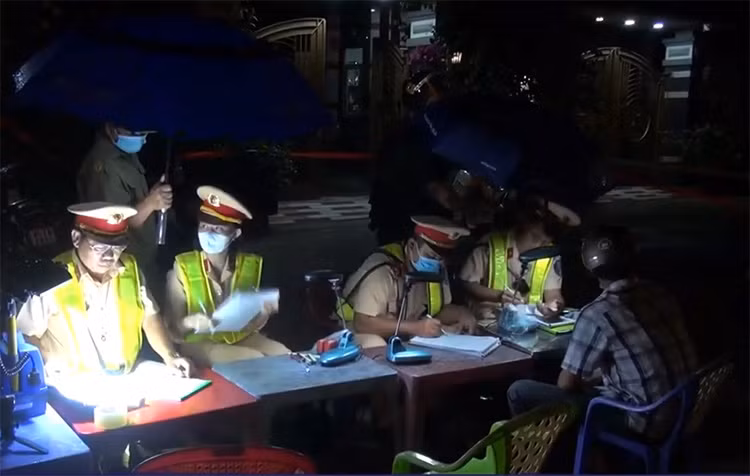 Gửi thông báo vi phạm nồng độ cồn về cơ quan, đơn vị để tiếp tục xử lý