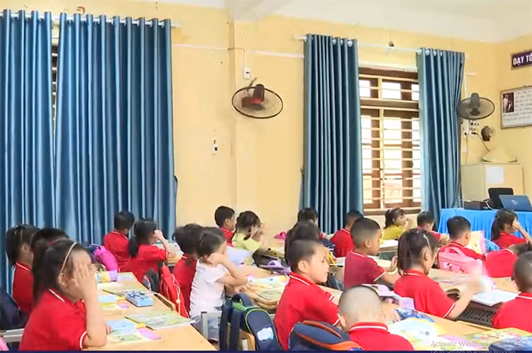 Lạm thu: Đến hẹn lại lên