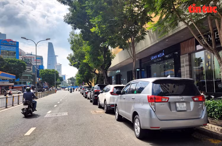TP Hồ Chí Minh sẽ thu phí sử dụng vỉa hè, lòng đường