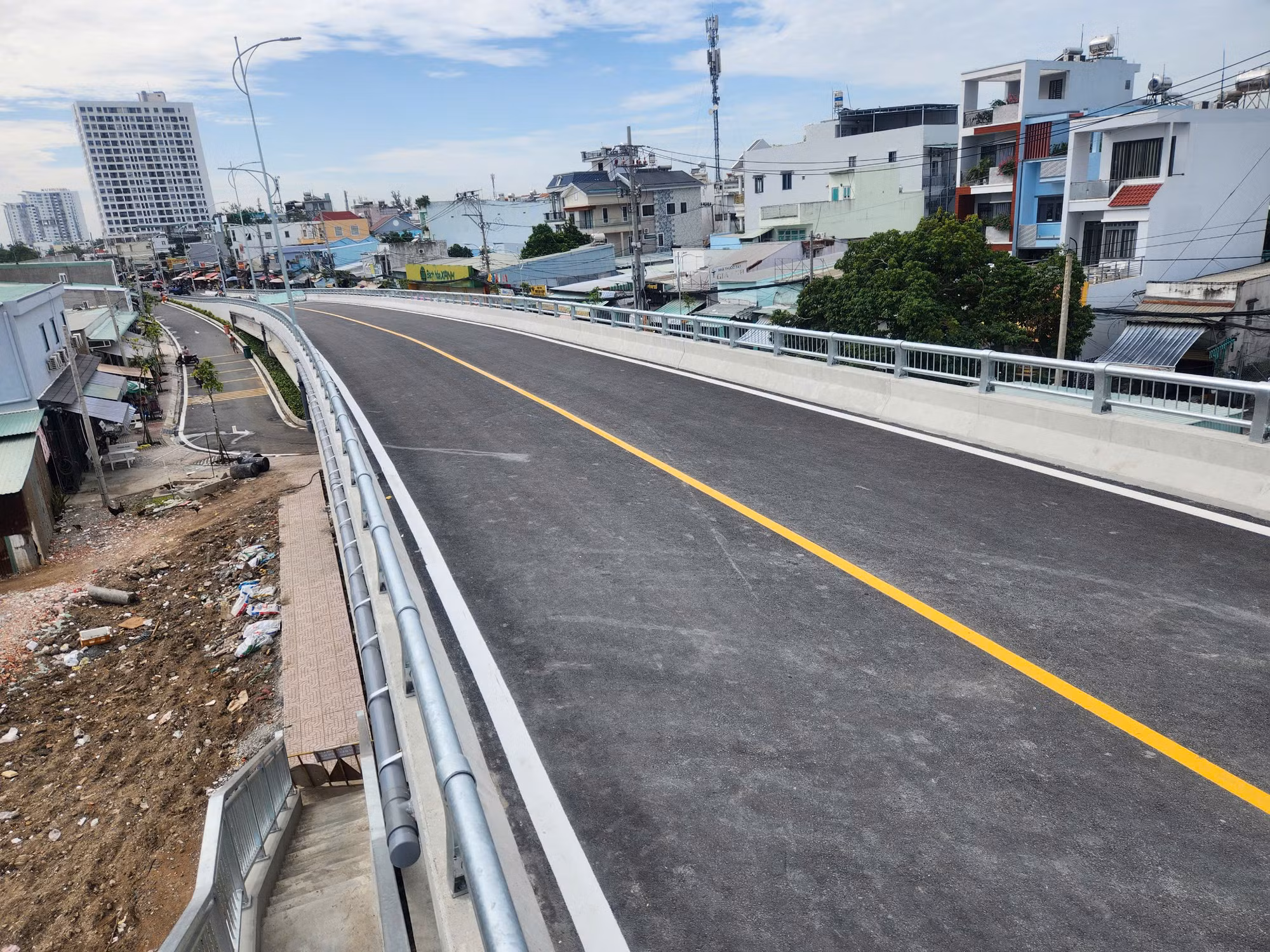 Cầu Rạch Đỉa nối Quận 7 với huyện Nhà Bè trước ngày thông xe.