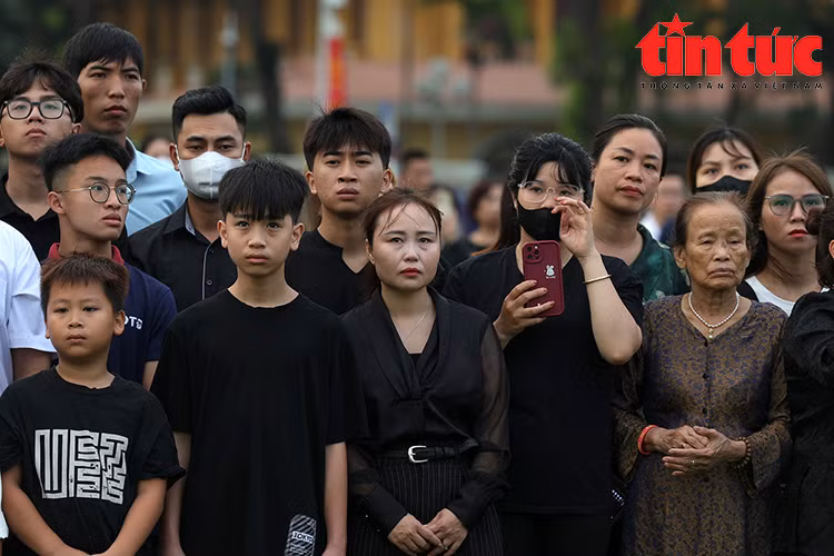 Tình cảm và niềm tiếc thương vô hạn của người dân đối với Tổng Bí thư Nguyễn Phú Trọng