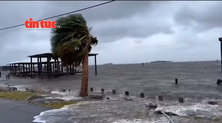 Bão nhiệt đới Debby gây mưa lớn kỷ lục và lũ quét tại nhiều khu vực ở Mỹ 