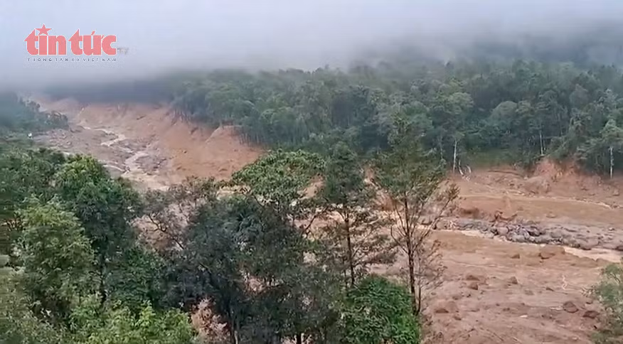 Ấn Độ: Lở đất khiến ít nhất 41 người thiệt mạng, hàng trăm người mắc kẹt dưới bùn