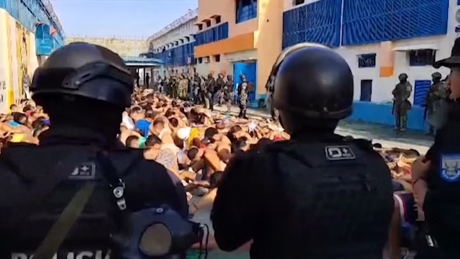 Ecuador: Băng đảng ma tuý nổi dậy, Tổng thống tuyên bố đất nước đang có chiến tranh