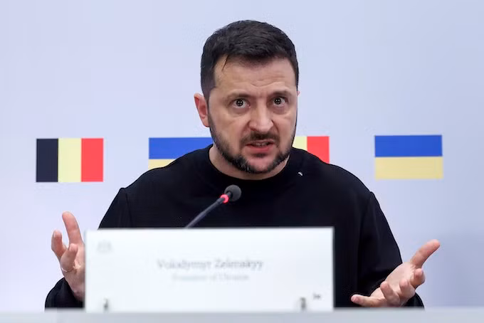 Ukraine bác bỏ hoà đàm với Nga, gia hạn luật thiết quân luật và luật tổng động viên