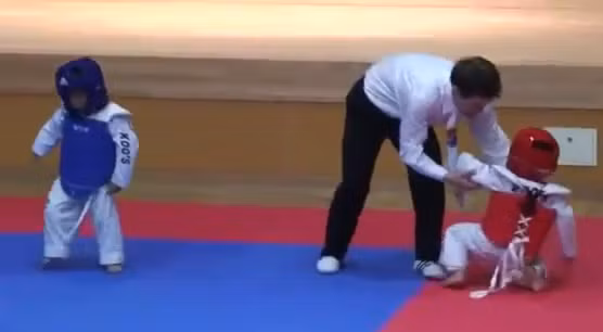 Trận Taekwondo đáng yêu nhất trong lịch sử