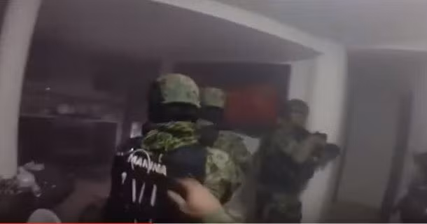 Video đấu súng căng thẳng truy bắt "Gã lùn" Guzman