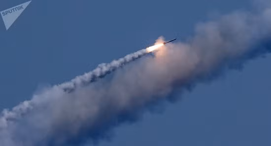 Cận cảnh tên lửa Kalibr vùn vụt bay từ tàu ngầm Nga nã khủng bố ở Syria