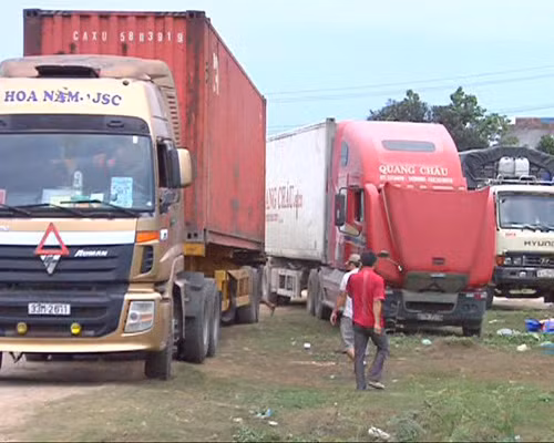 Xe chở quá tải 'né' trạm cân lưu động 
