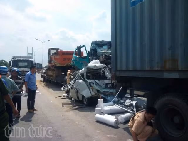 Tai nạn liên hoàn trên cầu Phú Mỹ, một người tử vong 