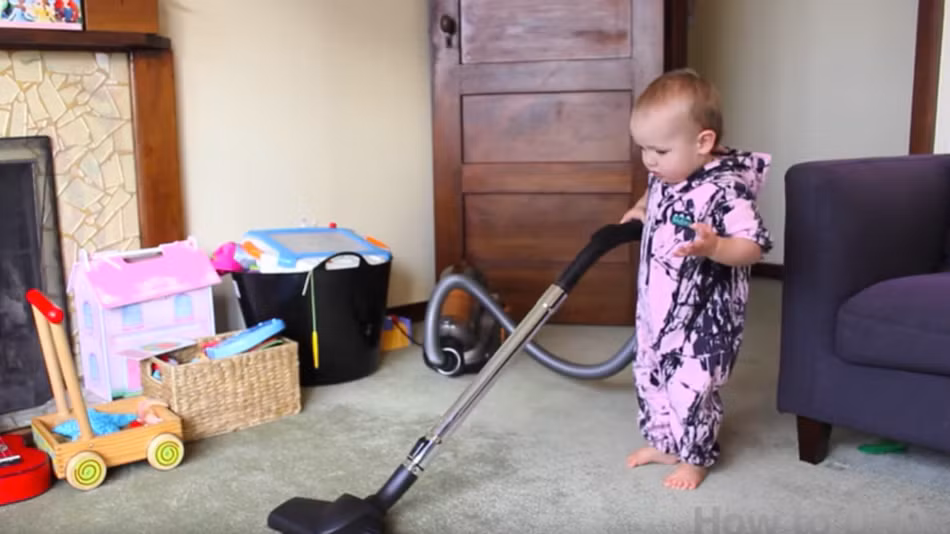 Làm thế nào để buộc đứa bé dọn nhà 