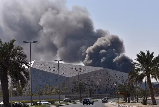 Nhà hát lớn 700 triệu đô ở Kuwait bốc cháy ngùn ngụt