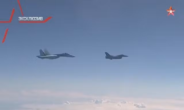 Su-27 Nga đuổi chiến đấu cơ NATO bám theo máy bay chở Bộ trưởng Quốc phòng Shoigu