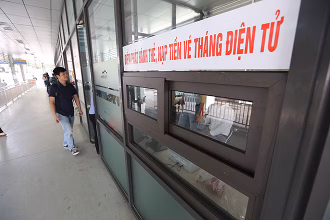 Cận cảnh hành trình đi buýt nhanh BRT bằng vé điện tử