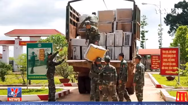 Bắt vụ hàng lậu khủng tại Bình Phước