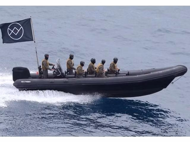 Dàn sao dự LHP Cannes hoảng loạn vì IS “dởm”
