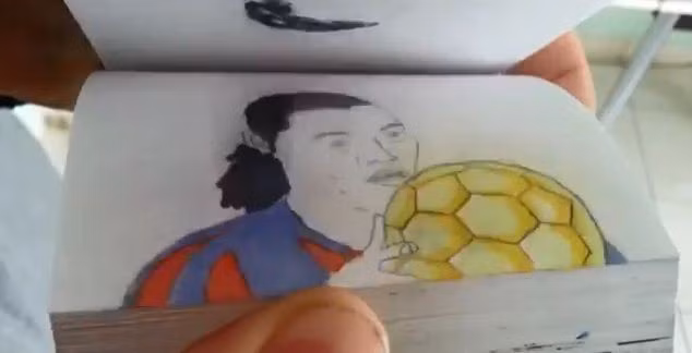Những pha bóng 'cực đỉnh' của Ronaldinho qua trang giấy